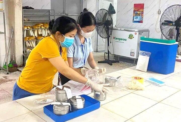 71 công nhân ngộ độc ở Nghệ An: Bếp ăn của công ty chưa đảm bảo vệ sinh-1