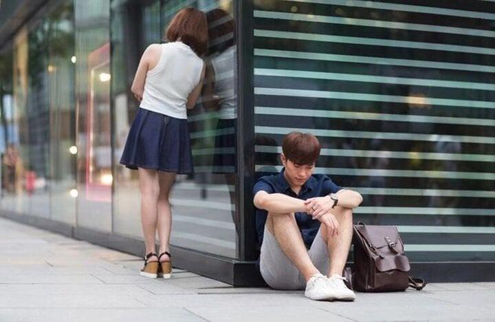 Vợ sếp đến nhà chơi, tôi mới điếng người biết chuyện vợ mình ngoại tình-1