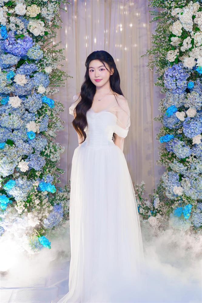 Clip múa của con gái MC Quyền Linh ở tuổi 18 hút gần 10 triệu lượt xem vì quá đẹp-1