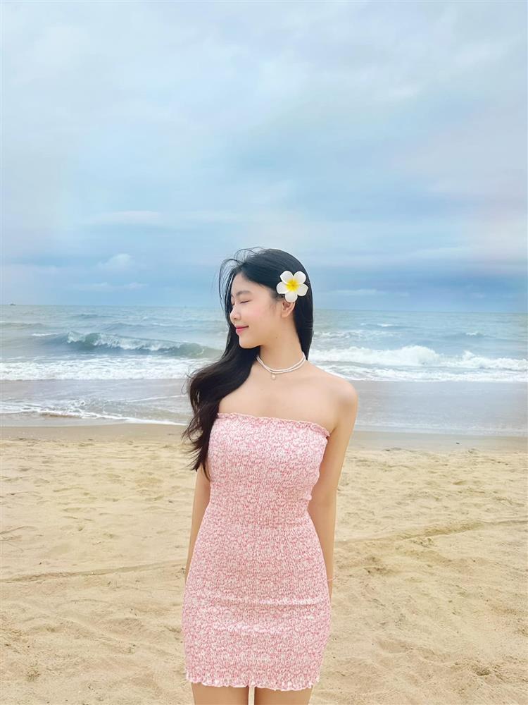 Clip múa của con gái MC Quyền Linh ở tuổi 18 hút gần 10 triệu lượt xem vì quá đẹp-2