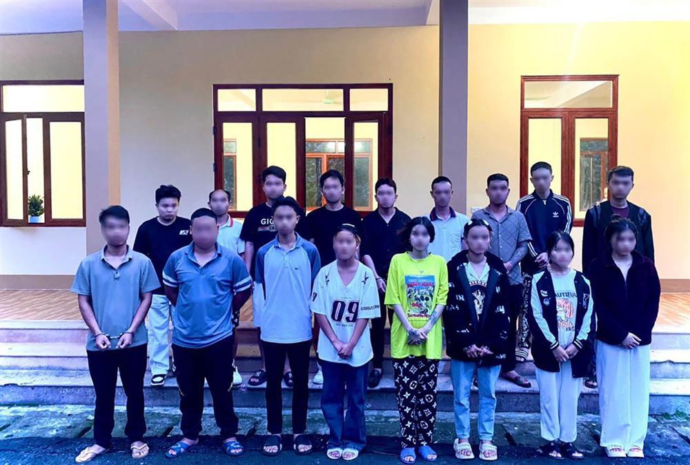 Bắt nhóm nam nữ quan hệ tình dục rồi phát trực tiếp lên mạng xã hội-2