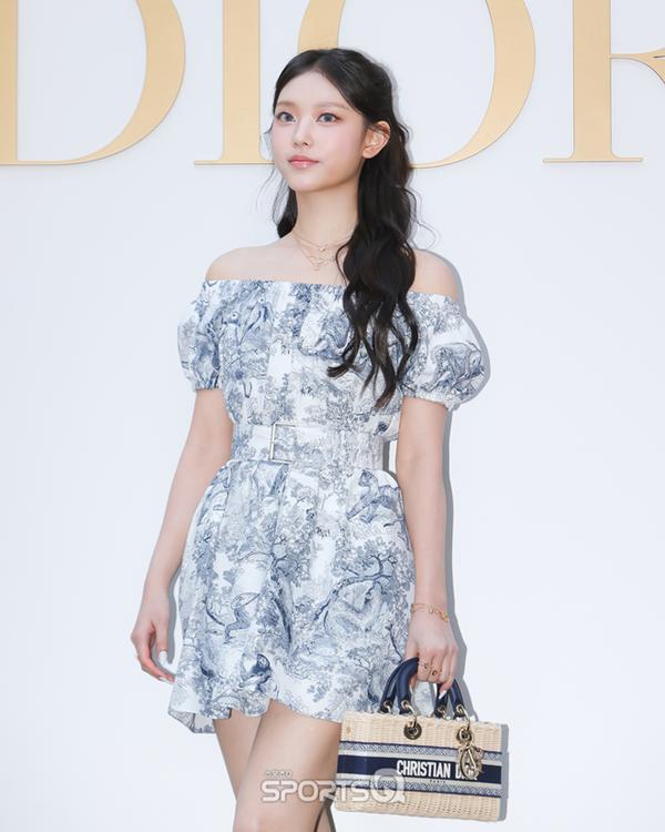 Han So Hee như tiên nữ mùa xuân, Cha Eun Woo và Jung Hae In đọ visual nam chính tại sự kiện thời trang-5