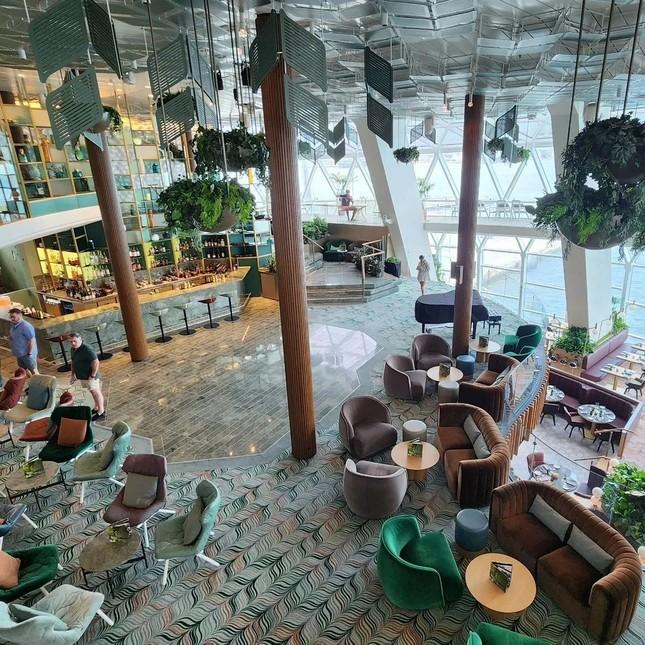 Bên trong du thuyền tổ chức tiệc cưới con trai tỷ phú Ấn Độ-3