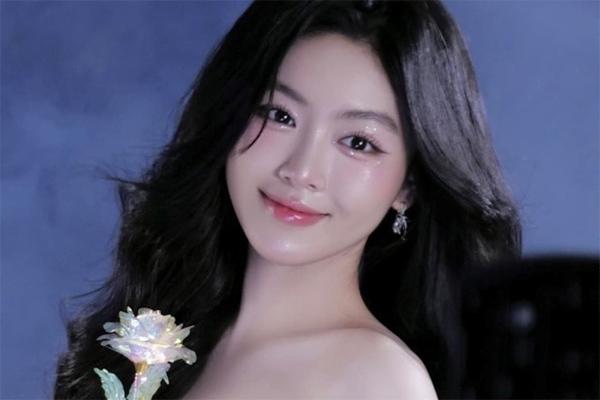 Nữ sinh gen Z mệnh danh kỳ phùng địch thủ của Lọ Lem, bố định hướng từ nhỏ trở thành hoa hậu tương lai-7