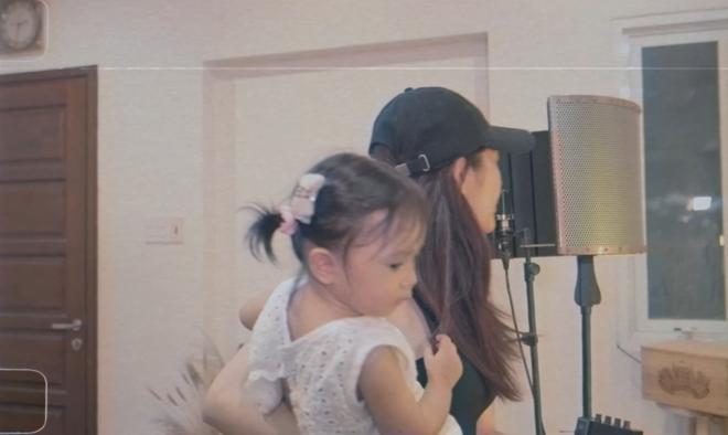 Bảo Anh lần đầu hé lộ ngày vượt cạn và lời nhắn đặc biệt cho con gái, cả hành trình dài vắng bóng nửa kia-7