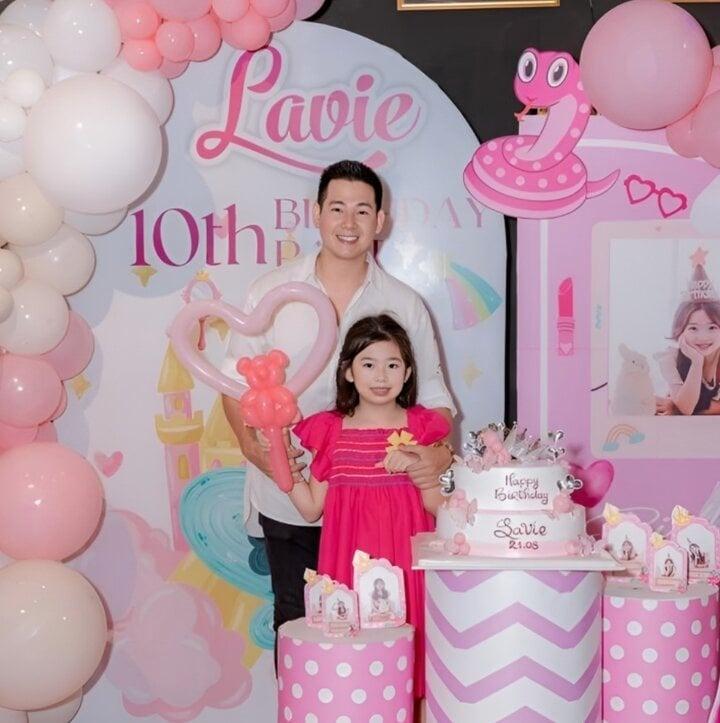 Sao Việt bỏ hào quang sang Mỹ: Người bị trầm cảm, người bán hàng online mưu sinh-4