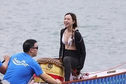 Cô gái Trung Quốc mặc đồ bơi, quần legging chèo thuyền rồng gây chú ý trên MXH Việt