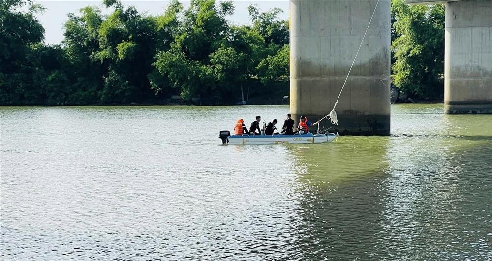 Nữ sinh lớp 11 nghi nhảy cầu Hiền Lương-1