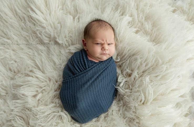 Bé trai sơ sinh bất ngờ nổi tiếng vì biểu cảm khuôn mặt quá dễ thương-3