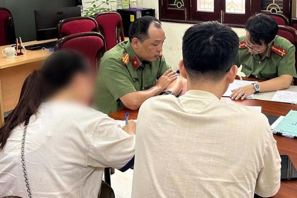 Cháy kho hàng đồ gia dụng ở Khánh Hoà, cột khói cao hàng chục mét-3