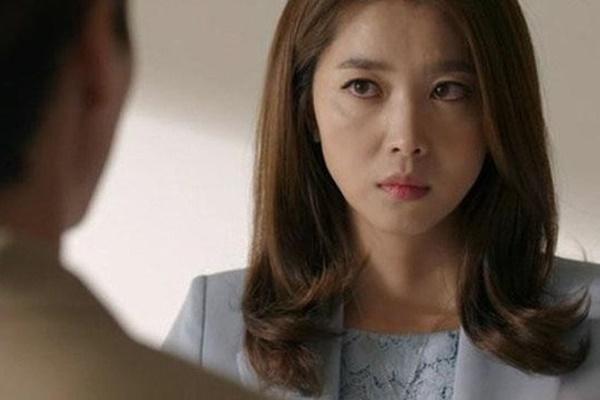 Con dâu cũ về cúng giỗ cha chồng, mẹ chặn cửa nói lời cay nghiệt-2