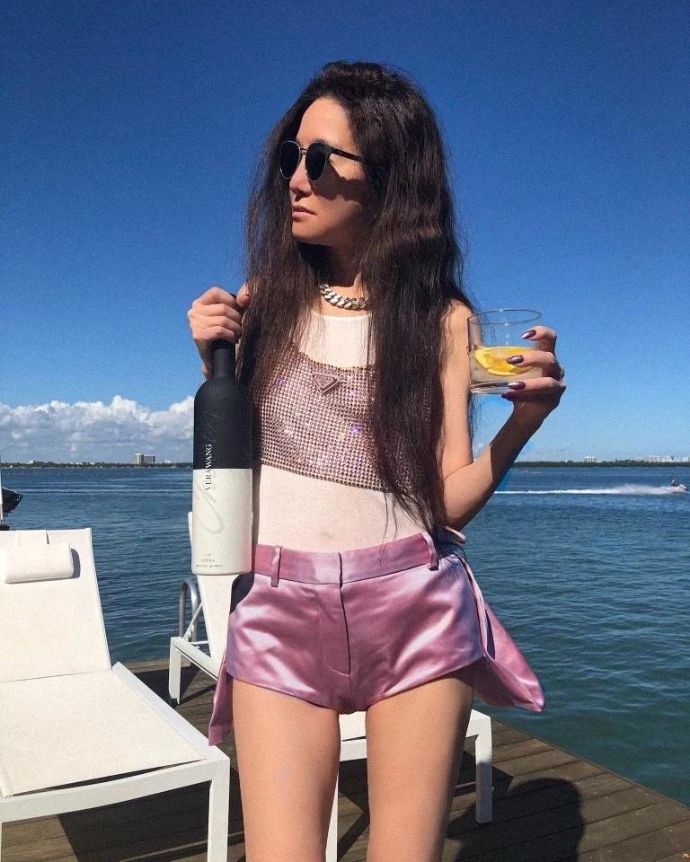 Vóc dáng lão hóa ngược của nữ hoàng váy cưới Vera Wang ở tuổi 75-4