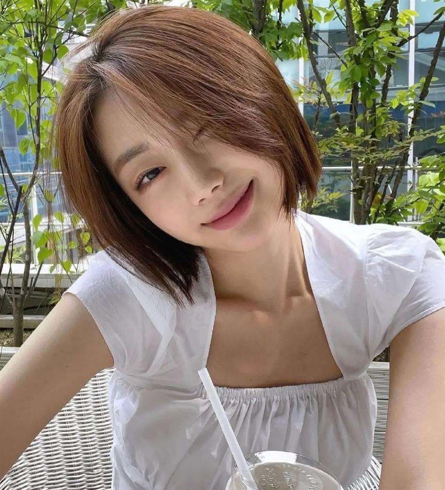 4 kiểu tóc nhuộm nâu giúp phụ nữ ngoài 40 ăn gian tuổi-1