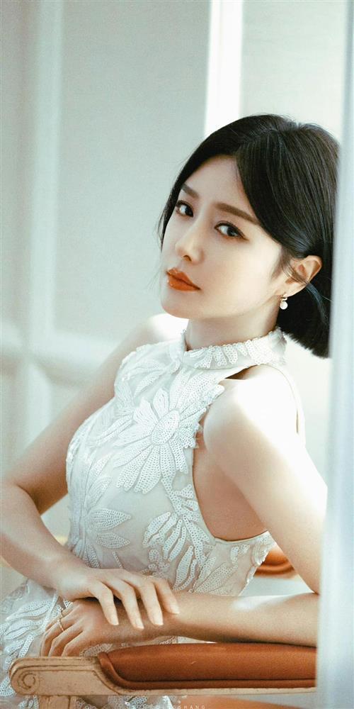 Quốc sắc thiên hương Trung Quốc quyến rũ với bodysuit, khó tin đã U50-6