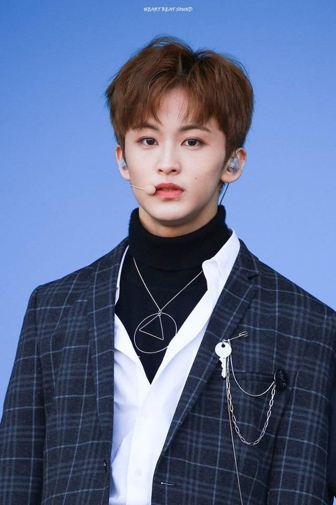 Đốt 16.000 USD (400 triệu đồng) cho một bức ảnh với ca sĩ, có đáng không?-2