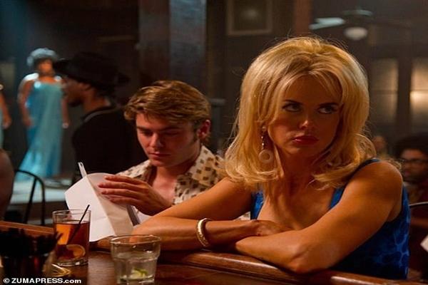 Cảnh nóng của Nicole Kidman ở tuổi 57-2