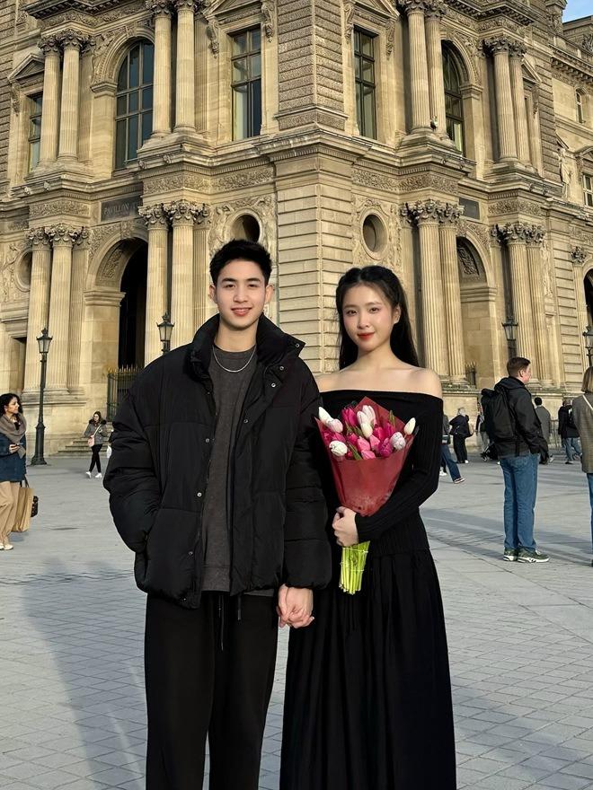 Tình cờ gặp lại Hoa khôi trường cấp 3 giữa trời Âu, chàng trai cưa đổ chị đẹp-1