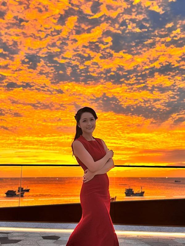 Nhan sắc đời thực đẹp mê li của BTV Thời sự Thu Hà-5