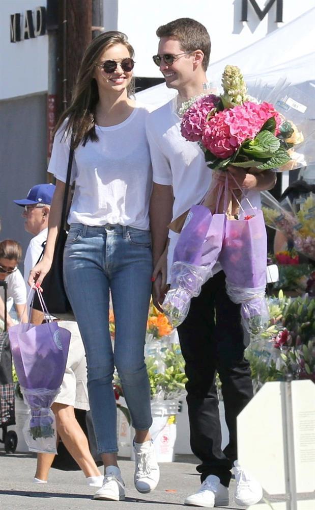 Cô vợ tỷ phú đẹp nhất thế giới chăm uống 2 loại nước buổi sáng: Bảo sao càng sinh con càng nhuận sắc-4