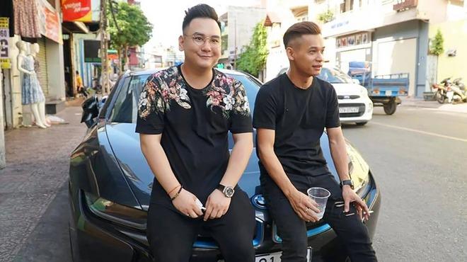 Soi xe sang 7,5 tỷ Xemesis từng đưa đón Xoài Non trong ngày cưới, đã gắn bó gần 10 năm!-1