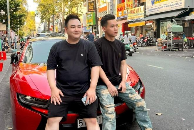 Soi xe sang 7,5 tỷ Xemesis từng đưa đón Xoài Non trong ngày cưới, đã gắn bó gần 10 năm!-2