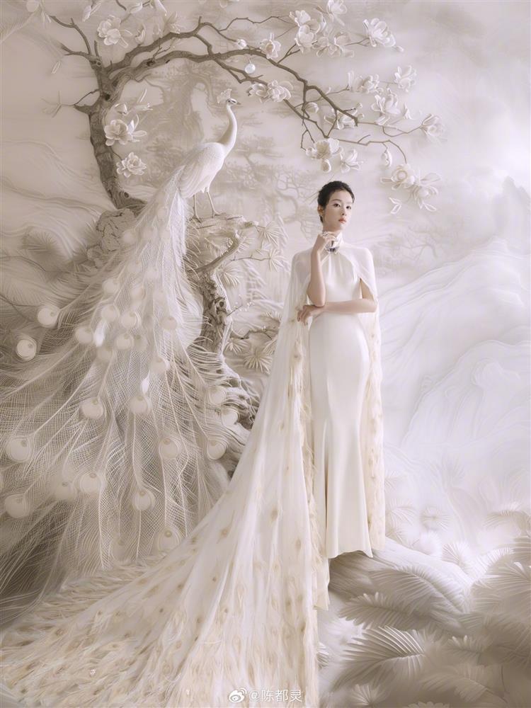 Trần Đô Linh đẹp thoát tục, hóa thân thành công trắng đầy kiều diễm, khoe trọn nhan sắc băng thanh ngọc khiết-1