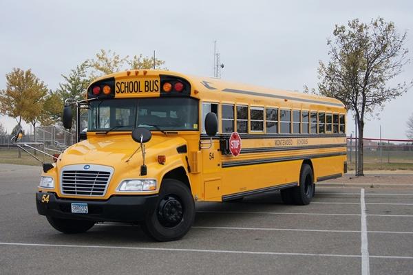 Bé trai tử vong sau 11 giờ bị bỏ quên trên xe: Khởi tố thêm tài xế và 2 cô giáo-2