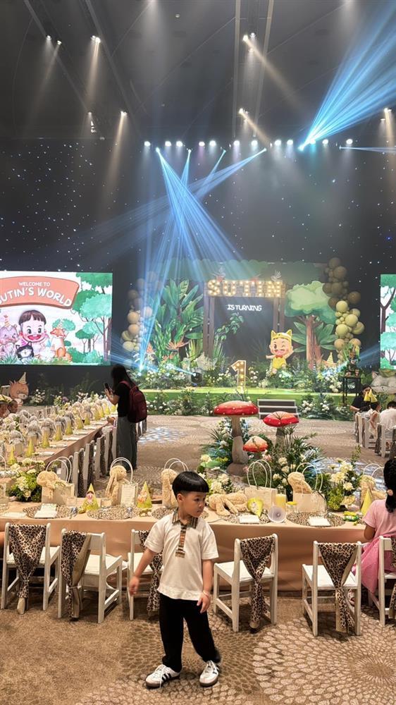 Sinh nhật quý tử hào môn của Cường Đô La: Subeo lộ diện gây sốt, không gian tiệc cực hoành tráng-3