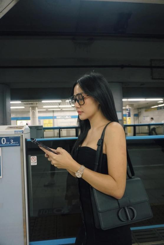 Không diện bikini, Văn Mai Hương khéo lựa đồ khoe xương quai xanh sau giảm cân-7