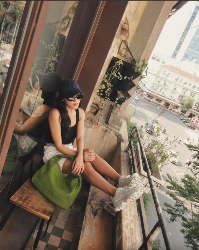 Không diện bikini, Văn Mai Hương khéo lựa đồ khoe xương quai xanh sau giảm cân-10