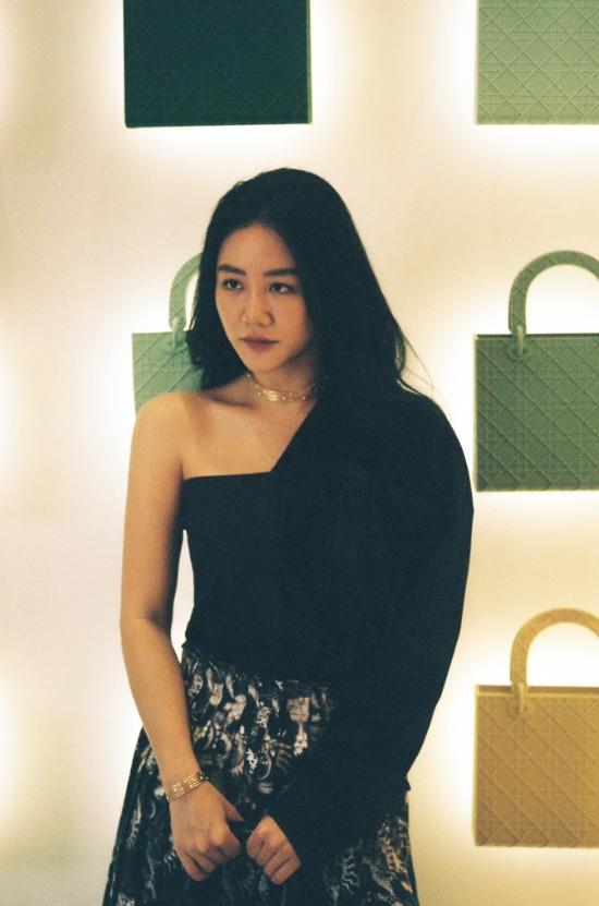 Không diện bikini, Văn Mai Hương khéo lựa đồ khoe xương quai xanh sau giảm cân-13