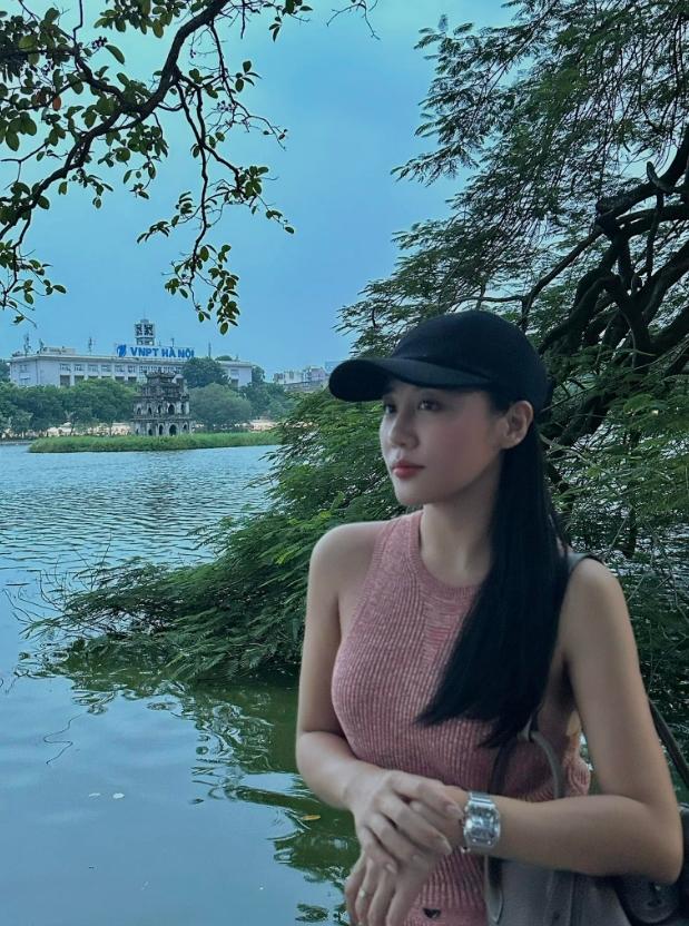 Không diện bikini, Văn Mai Hương khéo lựa đồ khoe xương quai xanh sau giảm cân-14