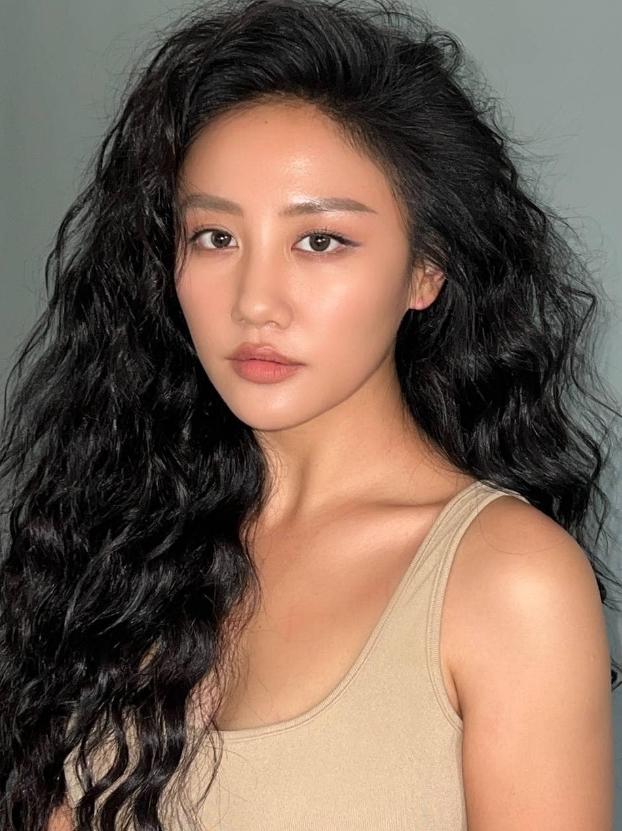 Không diện bikini, Văn Mai Hương khéo lựa đồ khoe xương quai xanh sau giảm cân-15