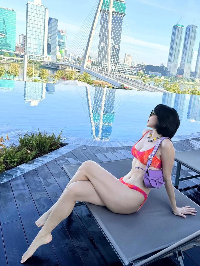 Tóc Tiên khoe ảnh bikini nóng hừng hực giữa nghi vấn mang thai, netizen thắc mắc: Hình cũ phải không?-2