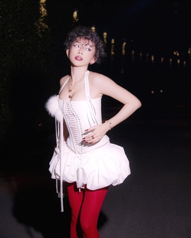 Tóc Tiên khoe ảnh bikini nóng hừng hực giữa nghi vấn mang thai, netizen thắc mắc: Hình cũ phải không?-9