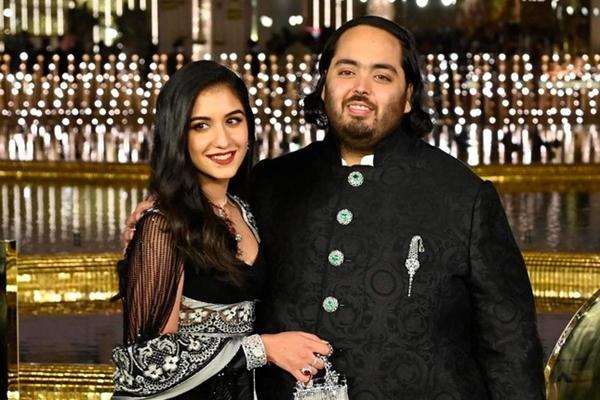 Trang phục cưới bằng vàng của con trai tỷ phú giàu nhất châu Á-4