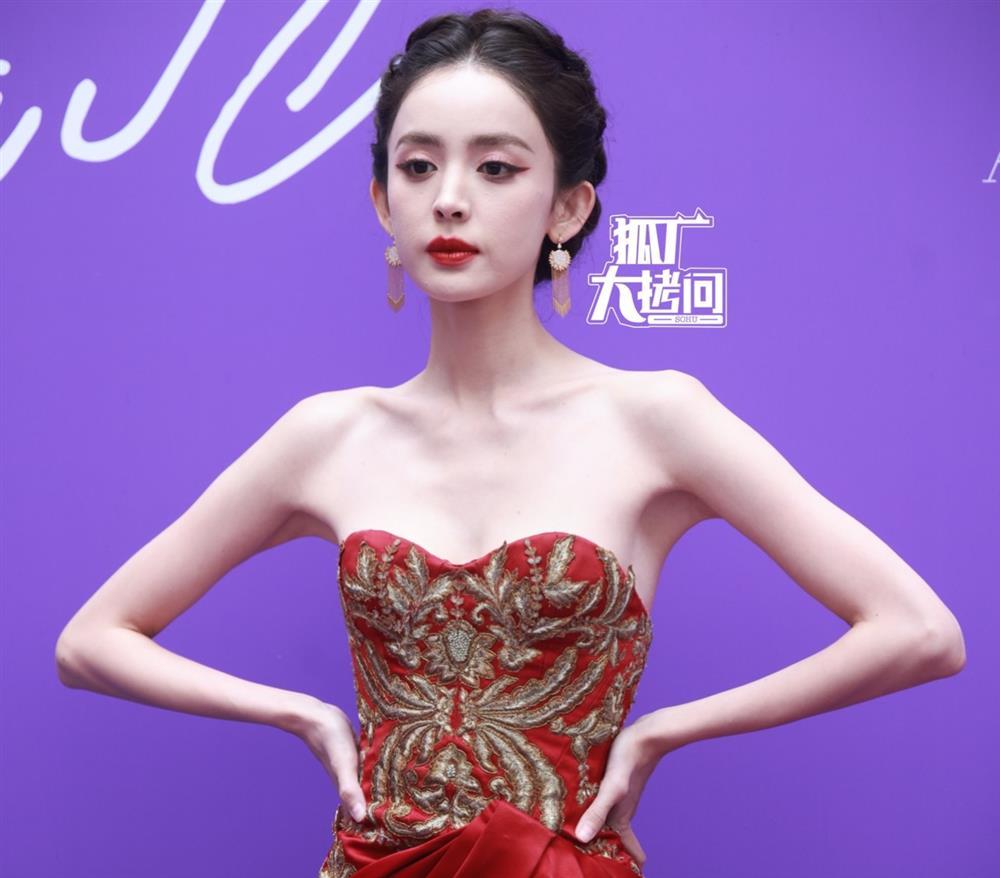 Dàn người đẹp gầy trơ xương-2