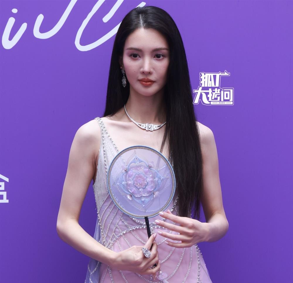 Dàn người đẹp gầy trơ xương-5