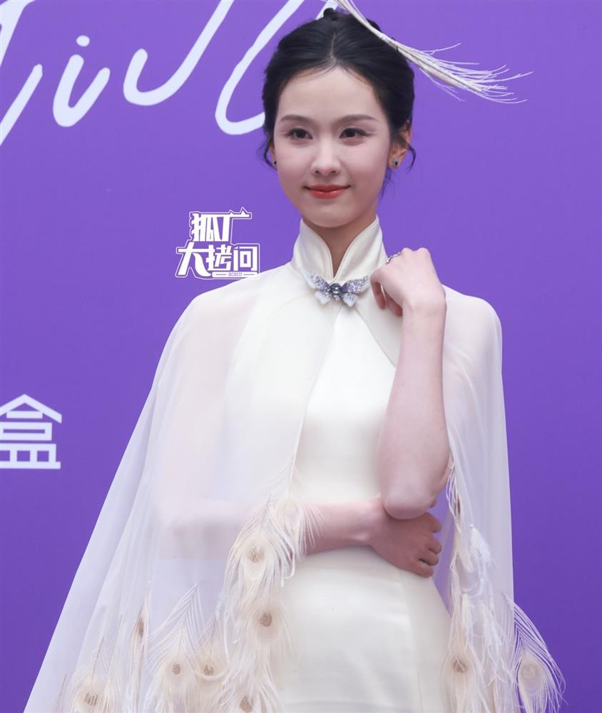 Dàn người đẹp gầy trơ xương-8