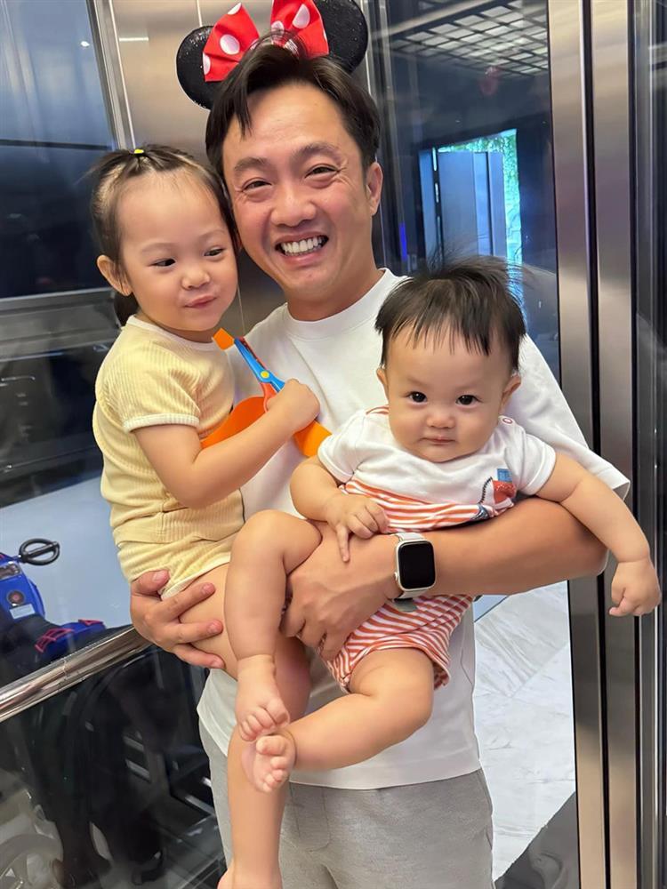 Những tiểu thư, quý tử ngậm thìa vàng từ khi sinh ra ở showbiz Việt-8