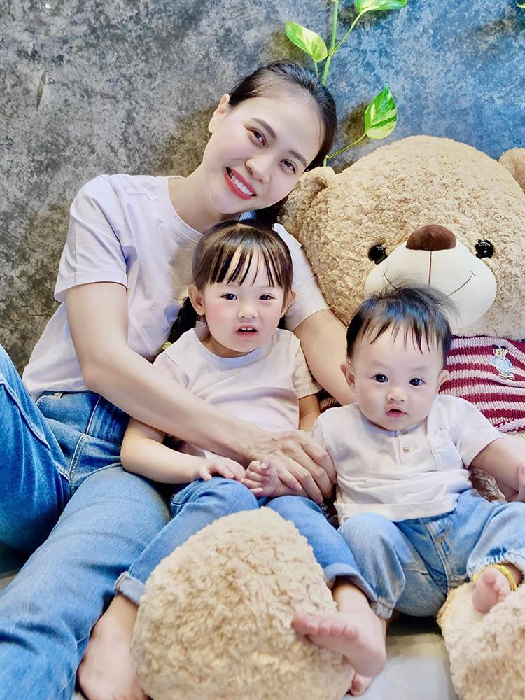 Những tiểu thư, quý tử ngậm thìa vàng từ khi sinh ra ở showbiz Việt-9