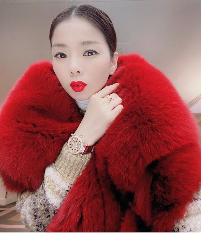 Bộ sưu tập đồng hồ gắn kim cương đắt đỏ bậc nhất thế giới của ca sĩ Lệ Quyên-10