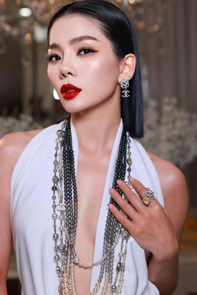 Lệ Quyên khoe cận eo con kiến, nghe số đo vòng 2 mà dân mạng ngã ngửa-7