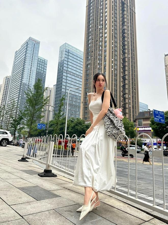 Netizen Trung Quốc nhá hàng về màn trình diễn của LUNAS ở Đạp gió, một chị đẹp bị lộ mang... phao lên sân khấu!-11