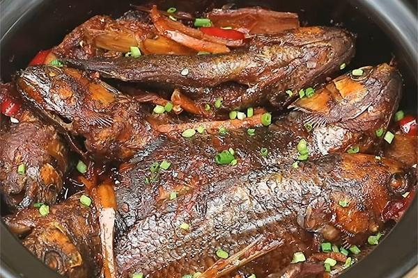 Bật mí công thức làm món thịt viên chiên rim tỏi ớt thơm ngon, ăn là mê-3