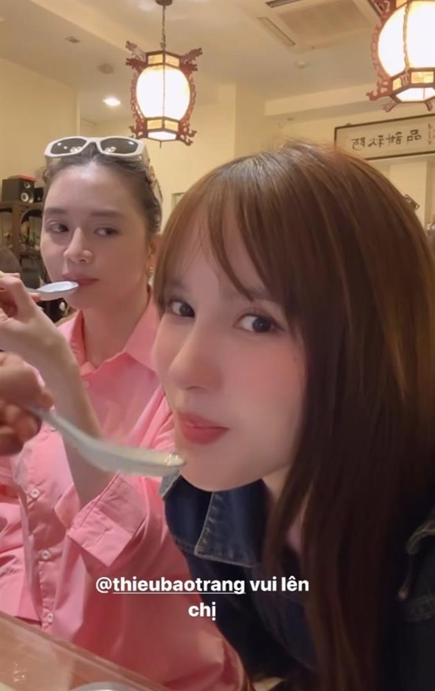 Cuối cùng Thiều Bảo Trâm và bạn trai kém 10 tuổi cũng chịu công khai hẹn hò-1