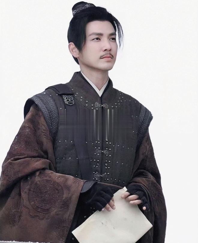 Chung Hán Lương mới bị chê già nua, giờ lại khiến netizen quay xe gấp vì khí chất ngời ngời-2