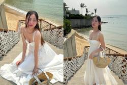Lương Thùy Linh chuộng váy hai dây tôn dáng khi đi biển ngày hè