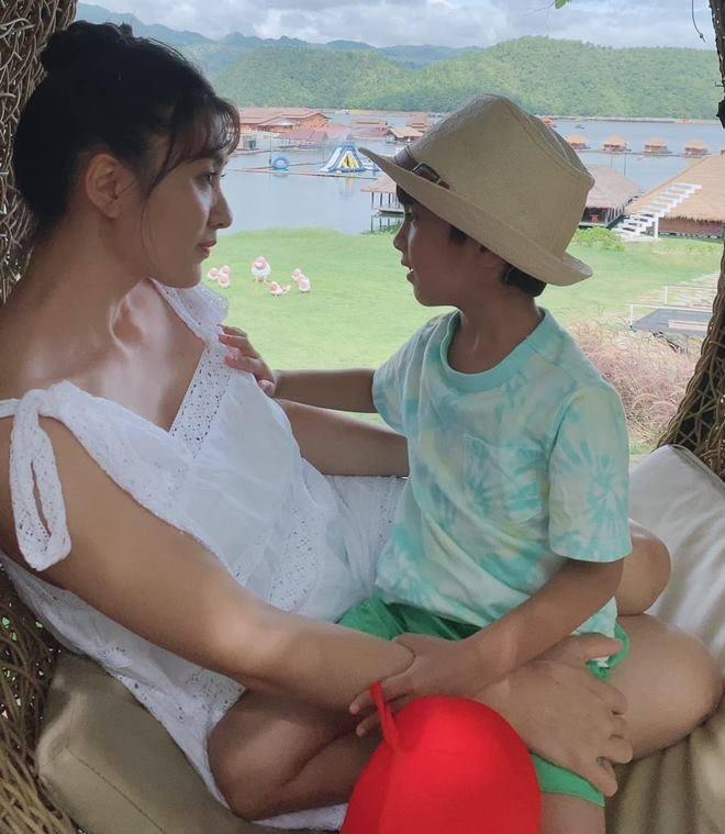 Nói không với cảnh nóng, người cãi nhau với đạo diễn, người thì chồng máu ghen lúc nửa đêm-10