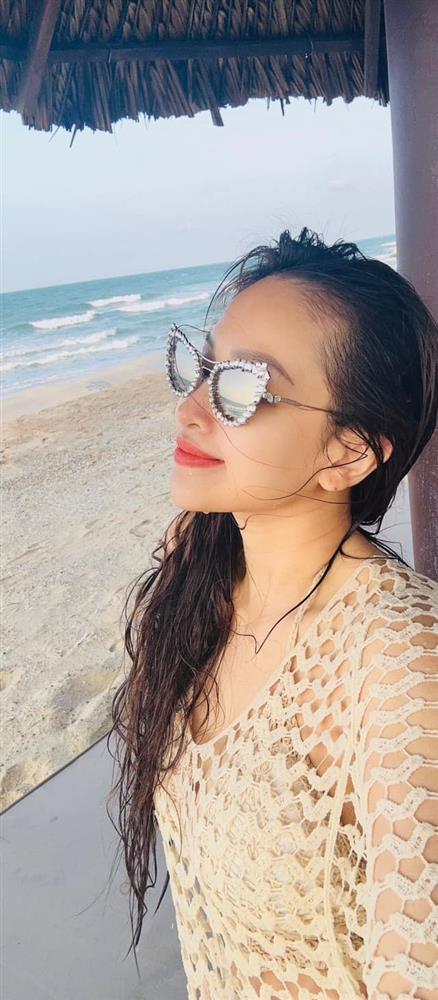 Vân Hugo hiếm hoi đăng ảnh bikini sau khi sinh con-3